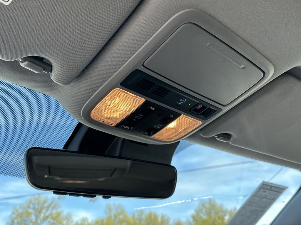 2022 Honda Pilot Touring photo 26