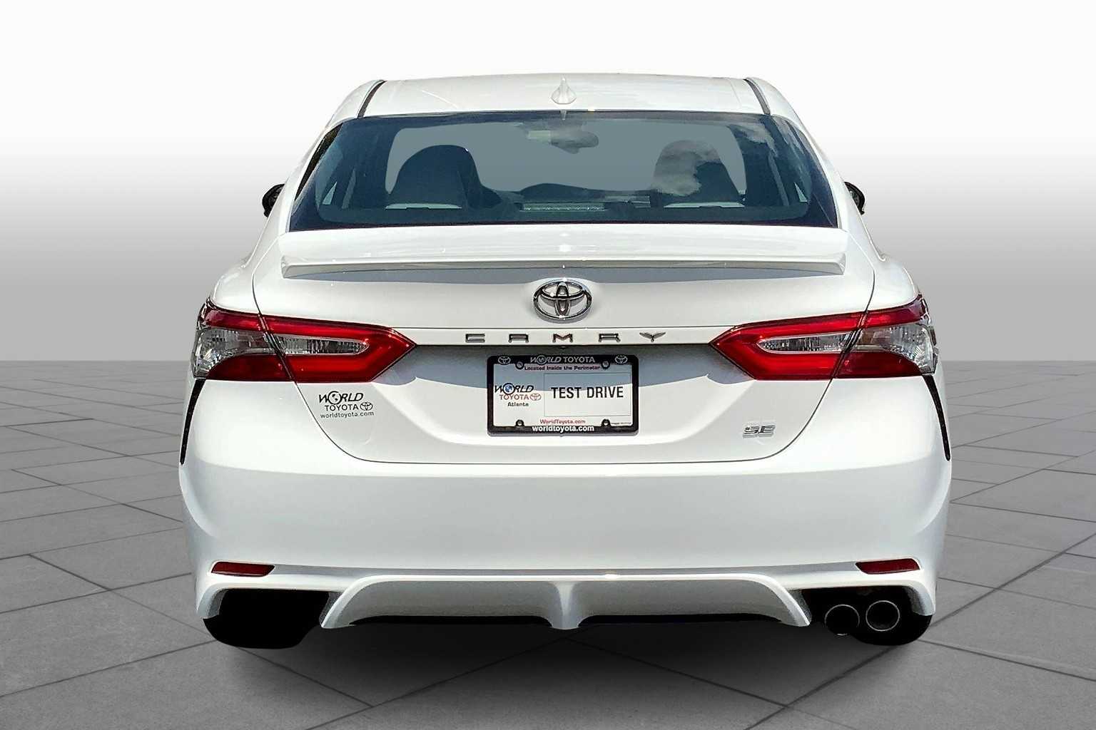 2019 Toyota Camry SE photo 4