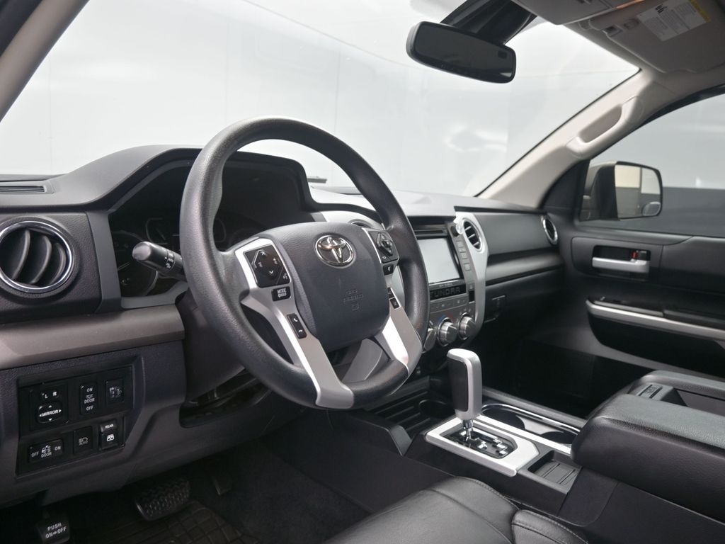 2018 Toyota Tundra SR5 photo 27