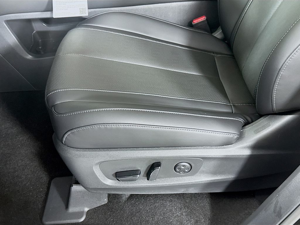 2026 Infiniti QX60 Luxe photo 19