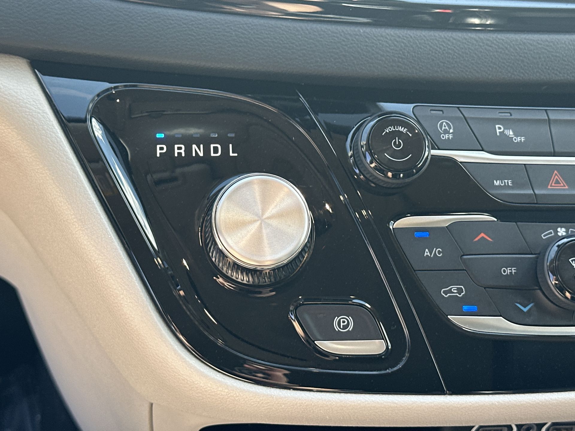 2023 Chrysler Pacifica Touring L photo 15