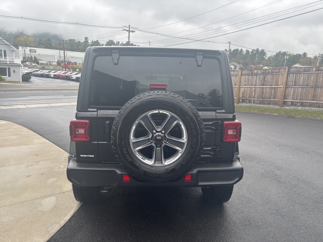 2022 Jeep Wrangler Unlimited Sahara photo 6
