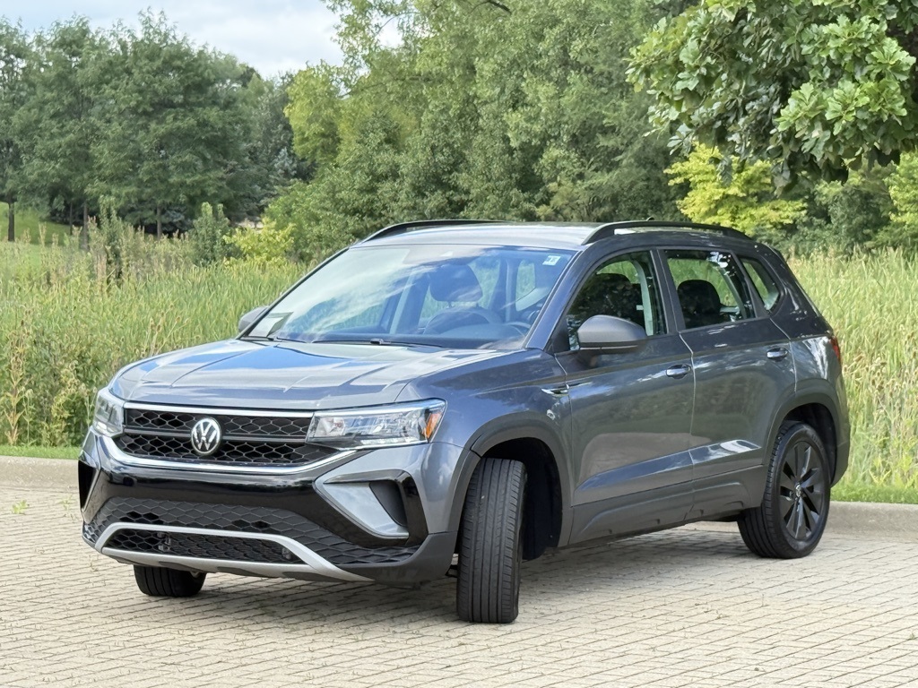 2024 Volkswagen Taos S photo 2