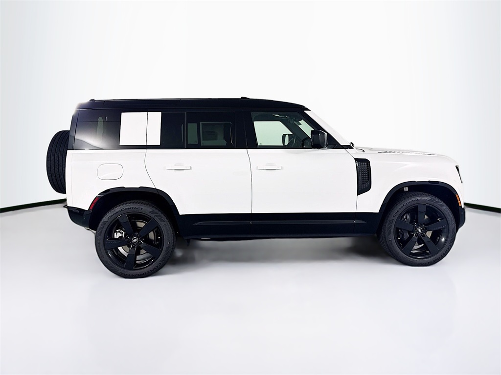 2025 Land Rover Defender 110 X-Dynamic SE photo 3