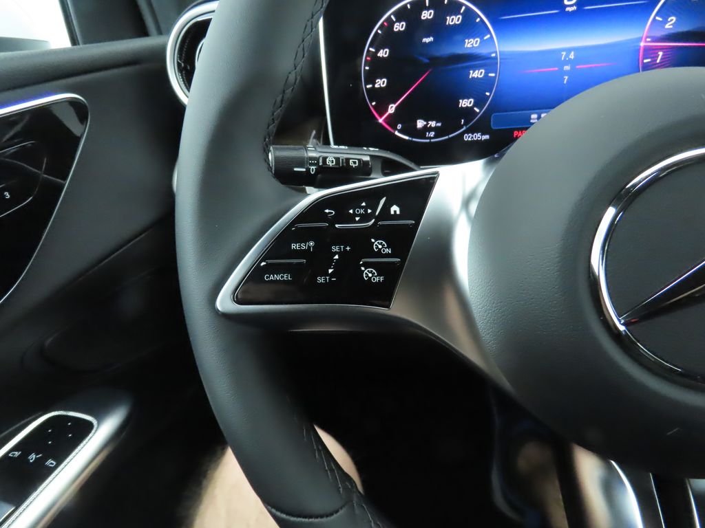 2025 Mercedes Benz GLC 300 photo 12