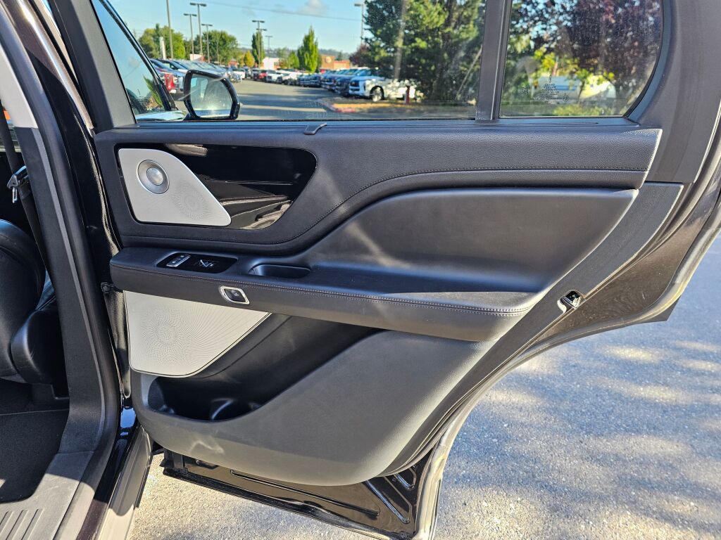 2020 Lincoln Aviator Grand Touring photo 15