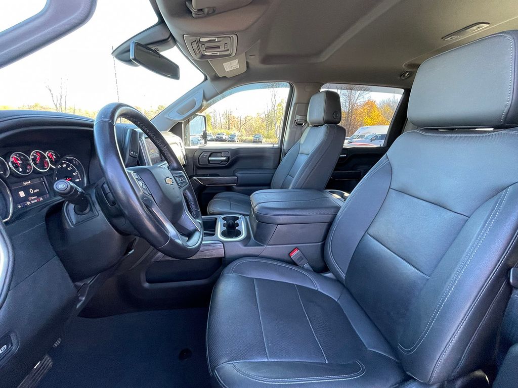 2023 Chevrolet Silverado 2500HD LTZ photo 2