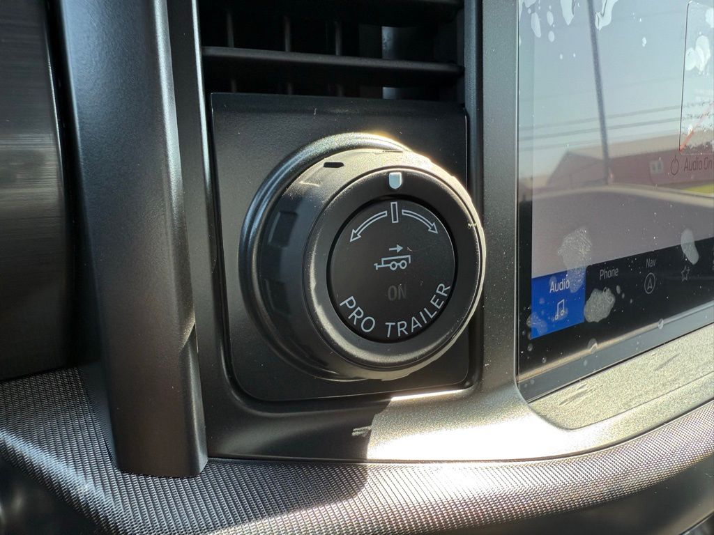 2025 Ford F-150 Lariat photo 19