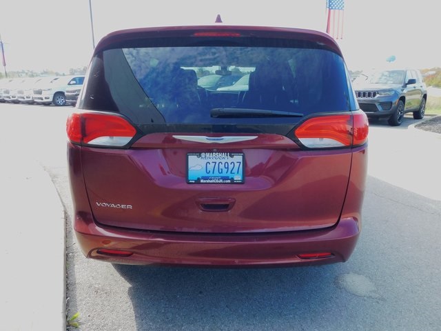 2020 Chrysler Voyager LXi photo 3