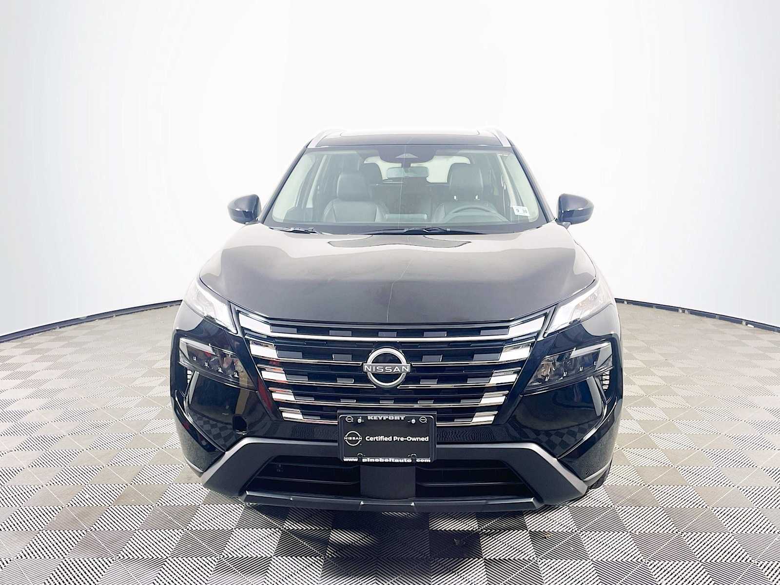 2026 Nissan Rogue SV photo 2