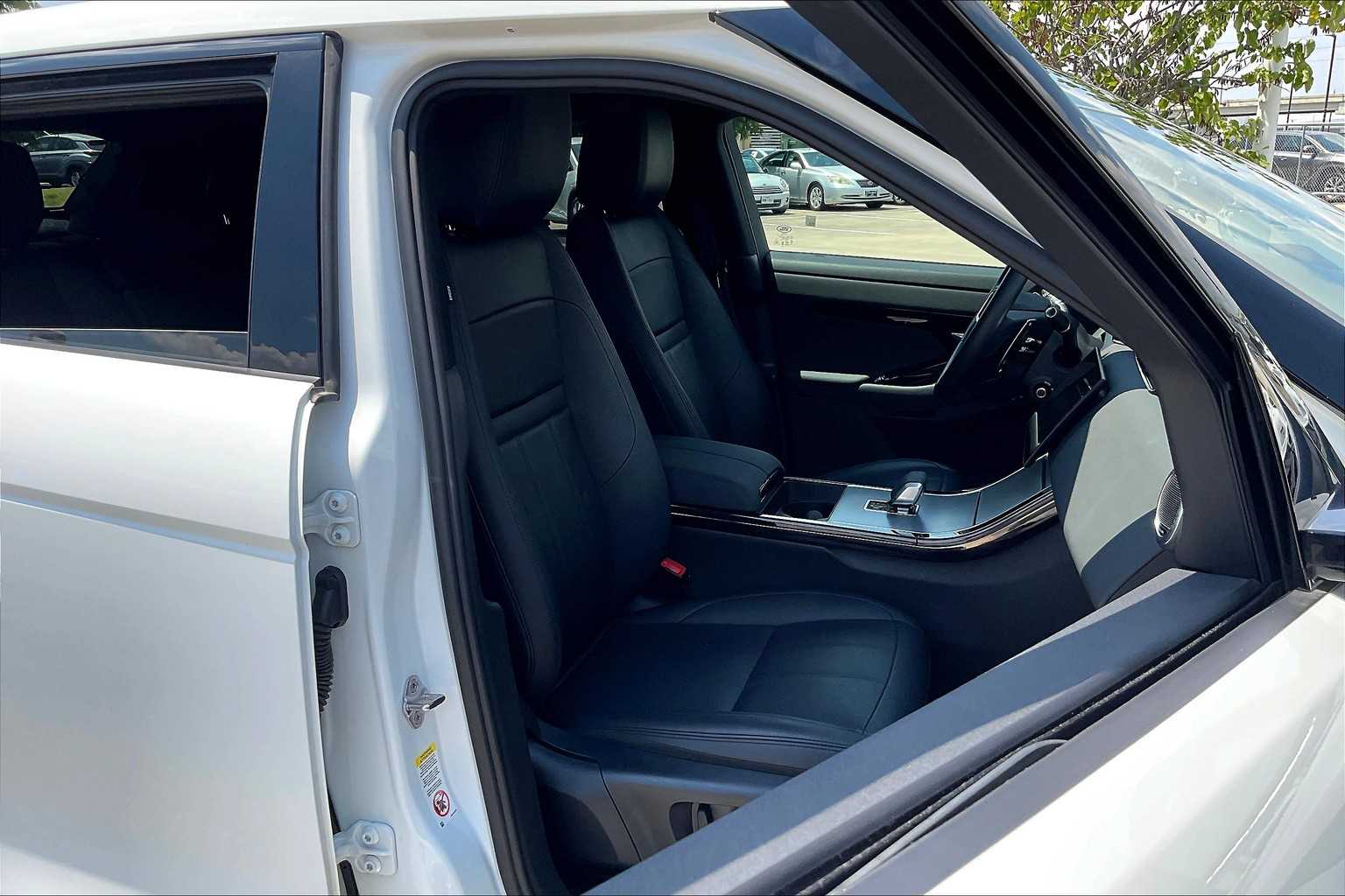 2024 Land Rover Range Rover Evoque S photo 5