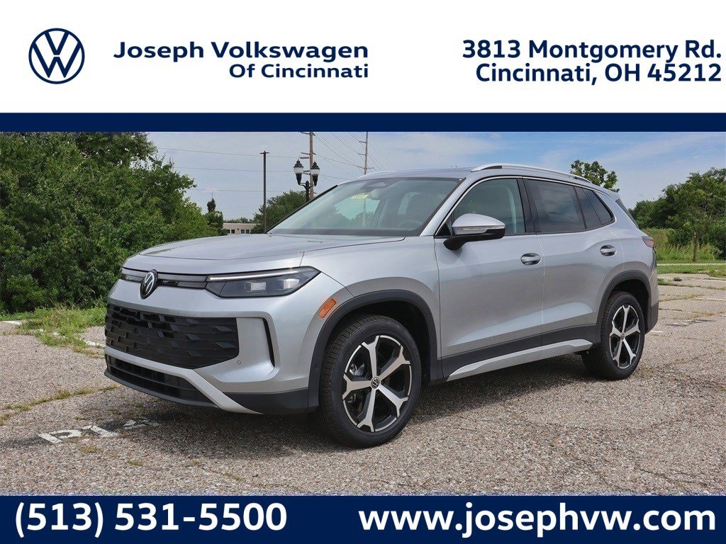 2025 Volkswagen Tiguan SE's photo