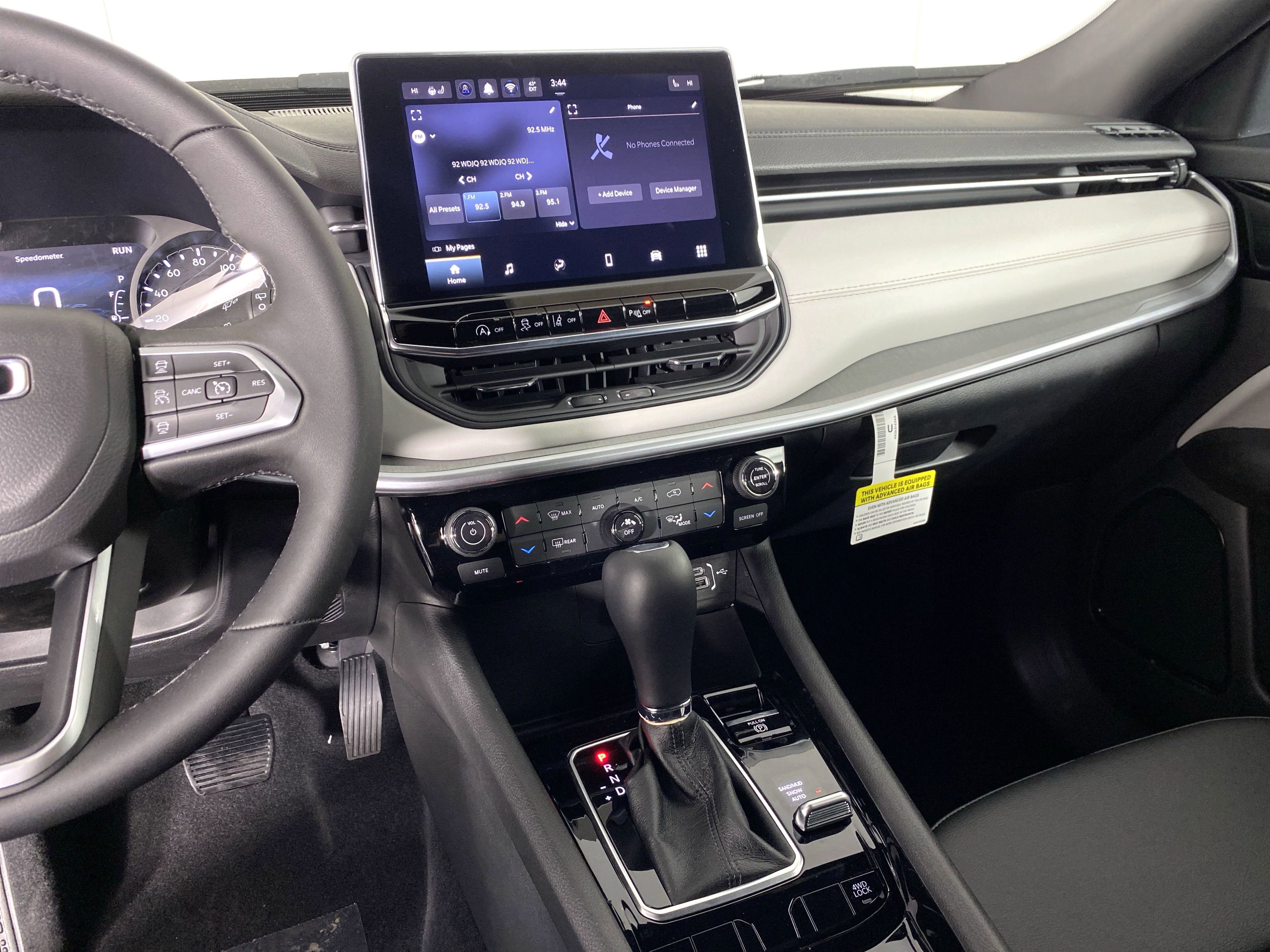 2025 Jeep Compass Limited photo 8