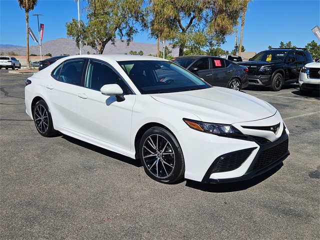 2024 Toyota Camry SE photo 5