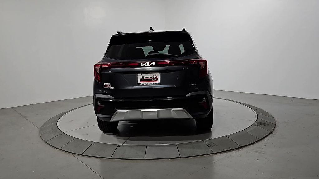 2024 Kia Seltos SX photo 3