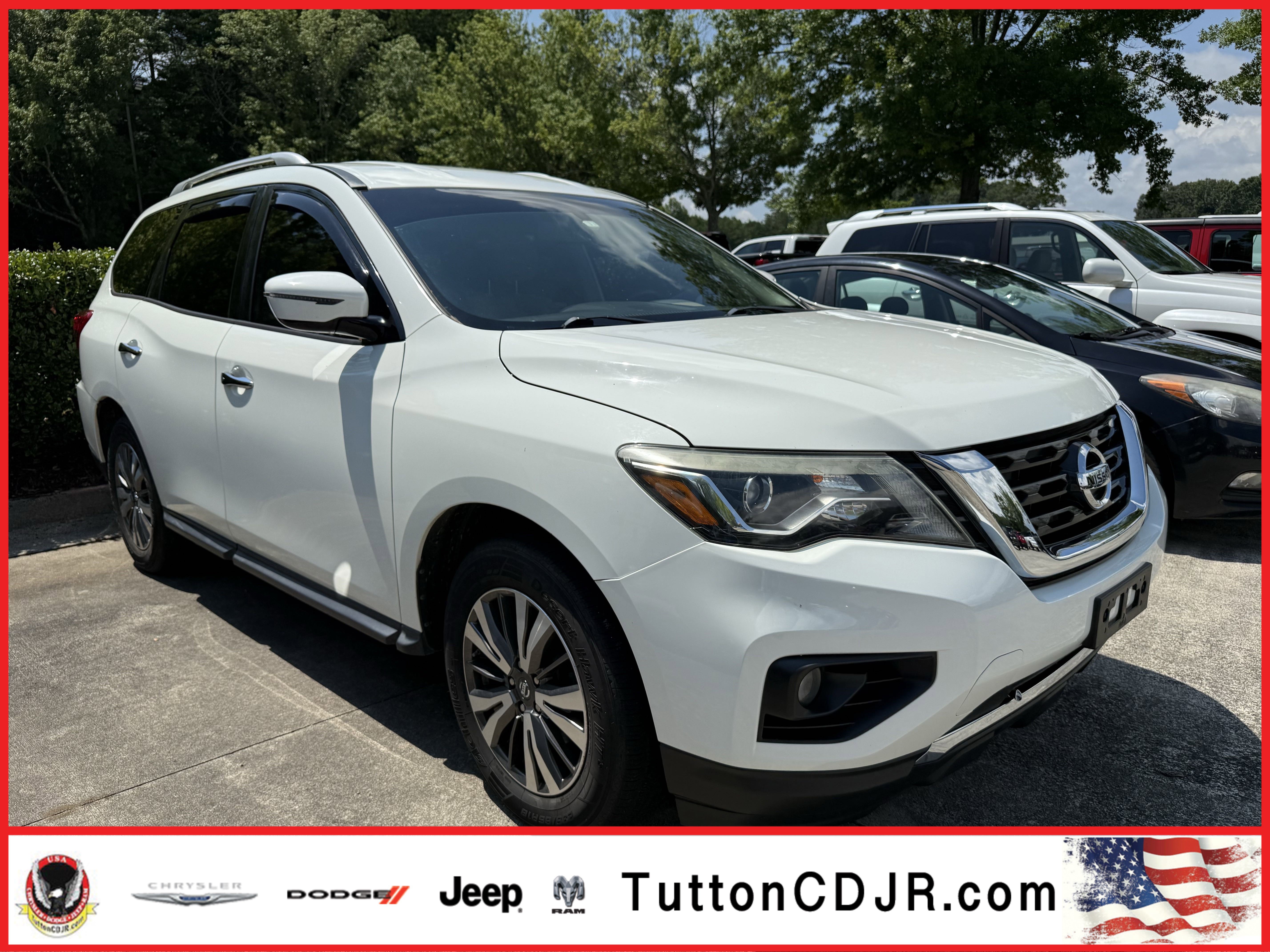 2017 Nissan Pathfinder SV