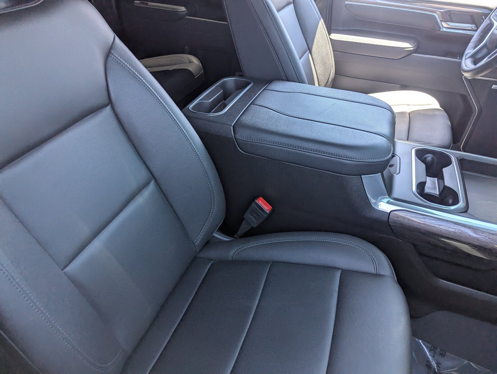 2025 Chevrolet Silverado 2500HD LTZ photo 9