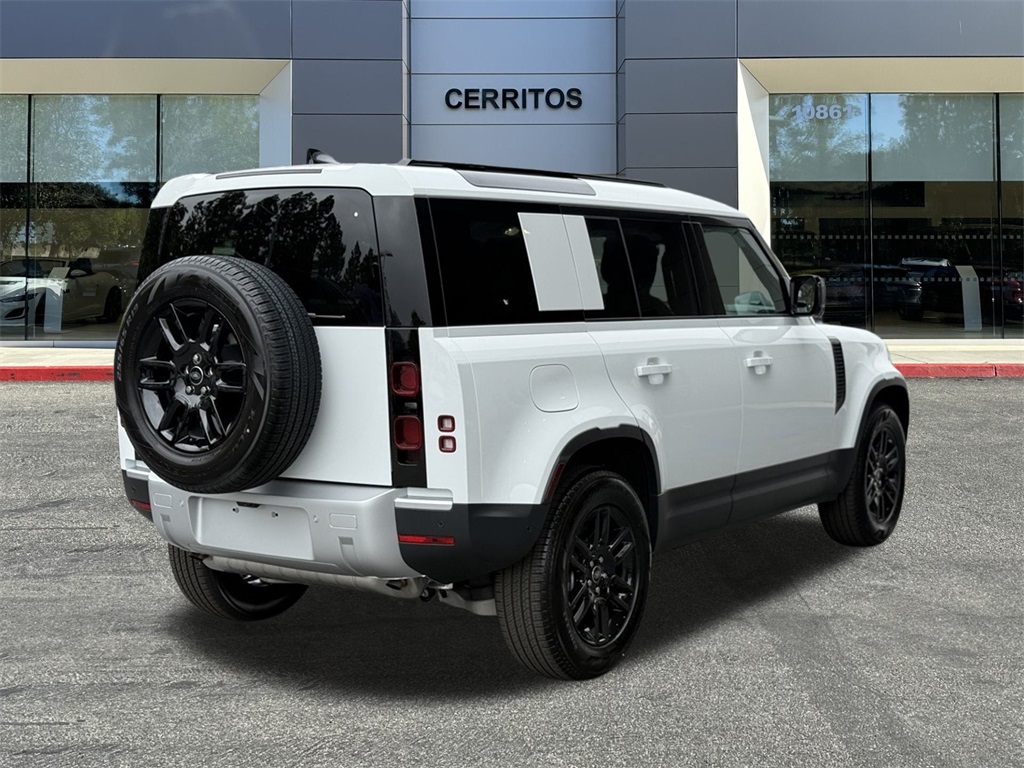 2025 Land Rover Defender 110 S photo 2