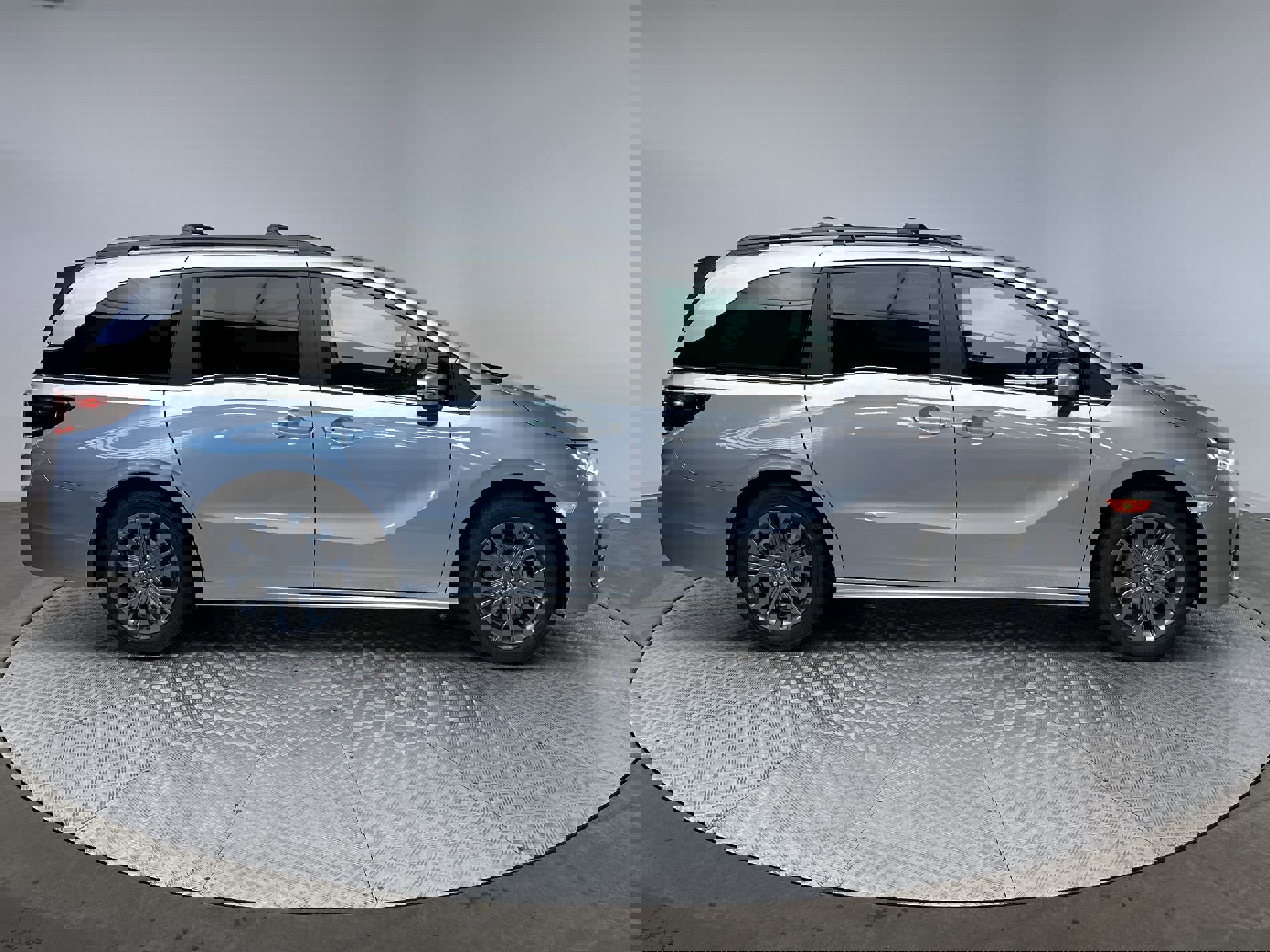 2026 Honda Odyssey Touring photo 10