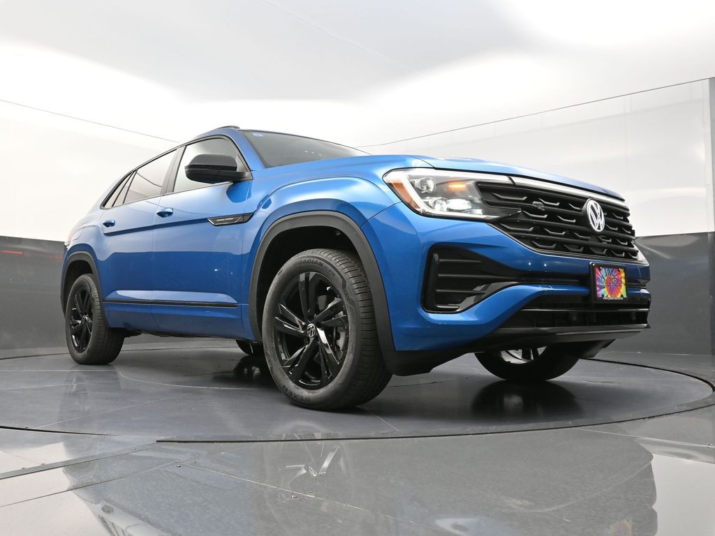 2025 Volkswagen Atlas Cross Sport SEL R-Line photo 18