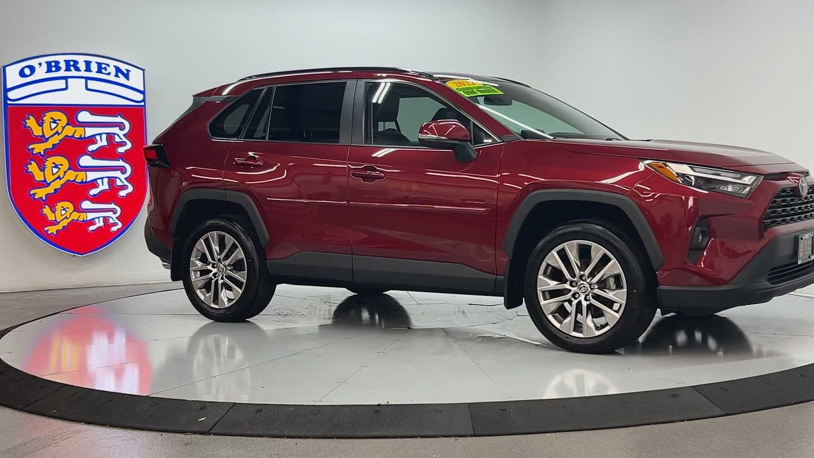 2022 Toyota RAV4 XLE Premium photo 3