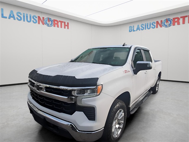 2022 Chevrolet Silverado 1500 LT photo 2