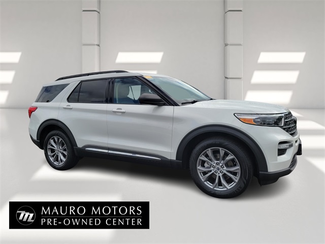 2022 Ford Explorer XLT's photo