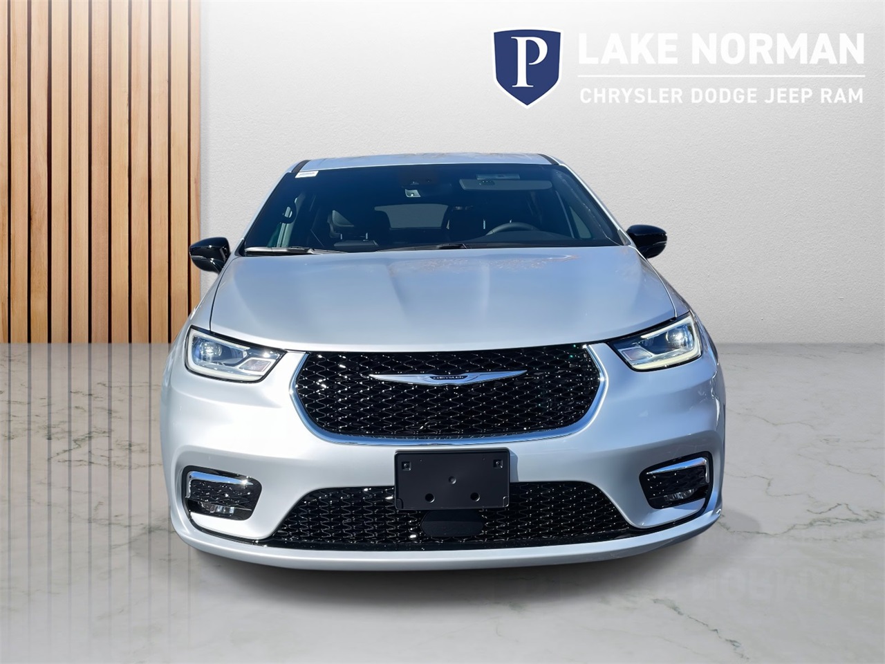 2026 Chrysler Pacifica photo 3