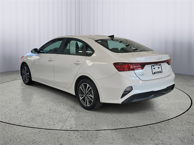 2023 Kia Forte LXS photo 4