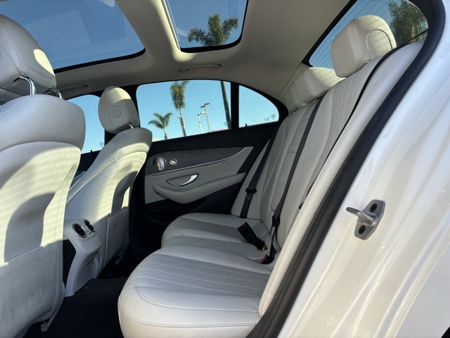 2022 Mercedes Benz E 350 photo 4