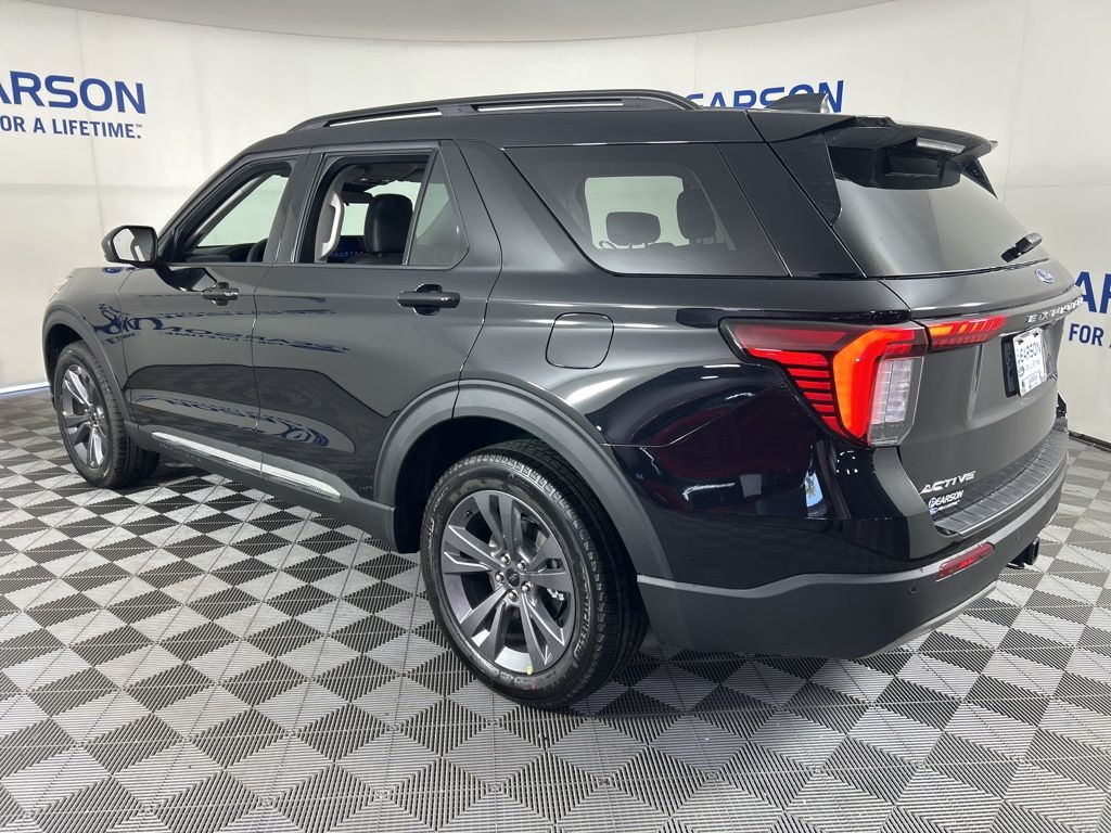 2025 Ford Explorer photo 6