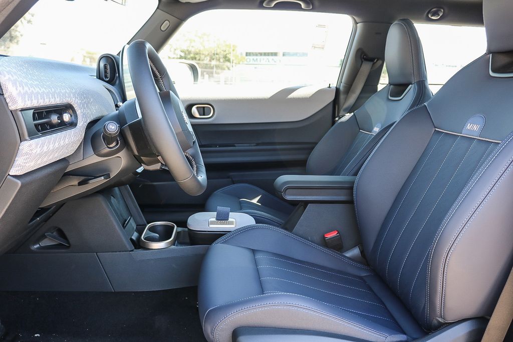2025 Mini Cooper 2 Door Hardtop Signature photo 16