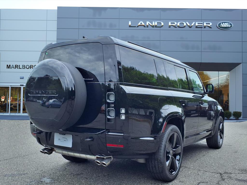 2025 Land Rover Defender 130 V8 photo 2