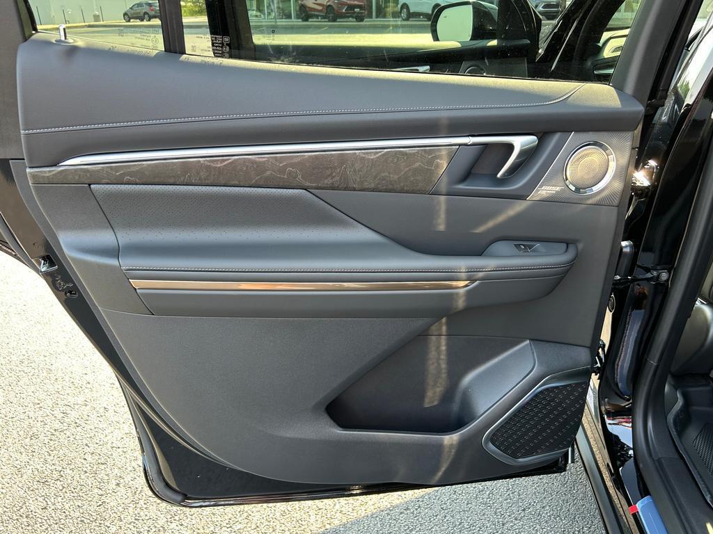 2026 Buick Enclave Avenir photo 7