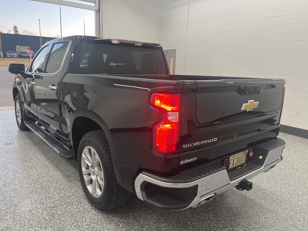 2025 Chevrolet Silverado 1500 LTZ photo 2