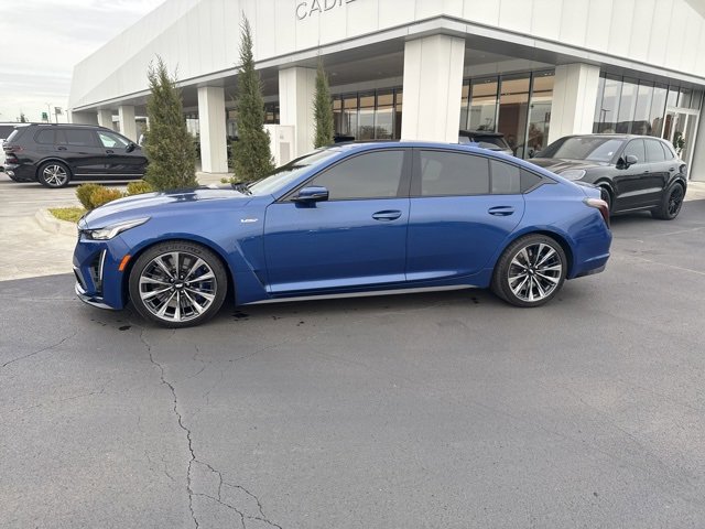 2022 Cadillac CT5 photo 2