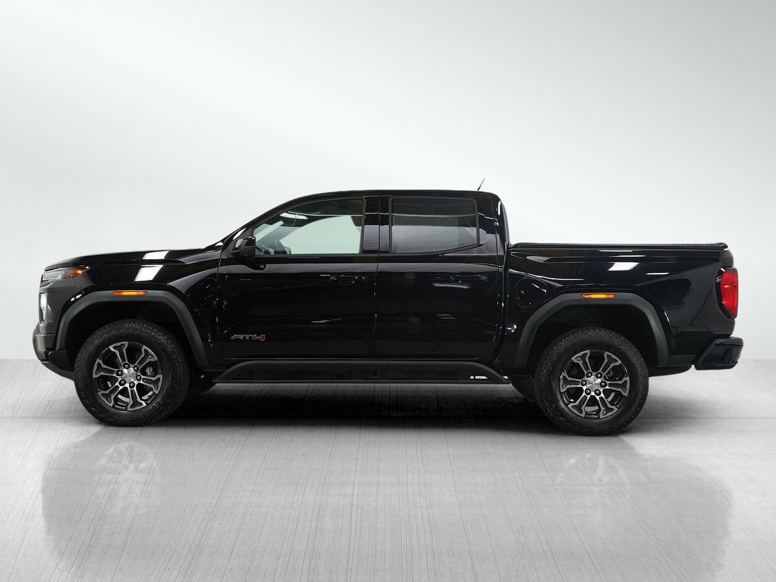 Used 2024 GMC Canyon AT4 with VIN 1GTP6DEK1R1114837 for sale in Bloomington, Minnesota
