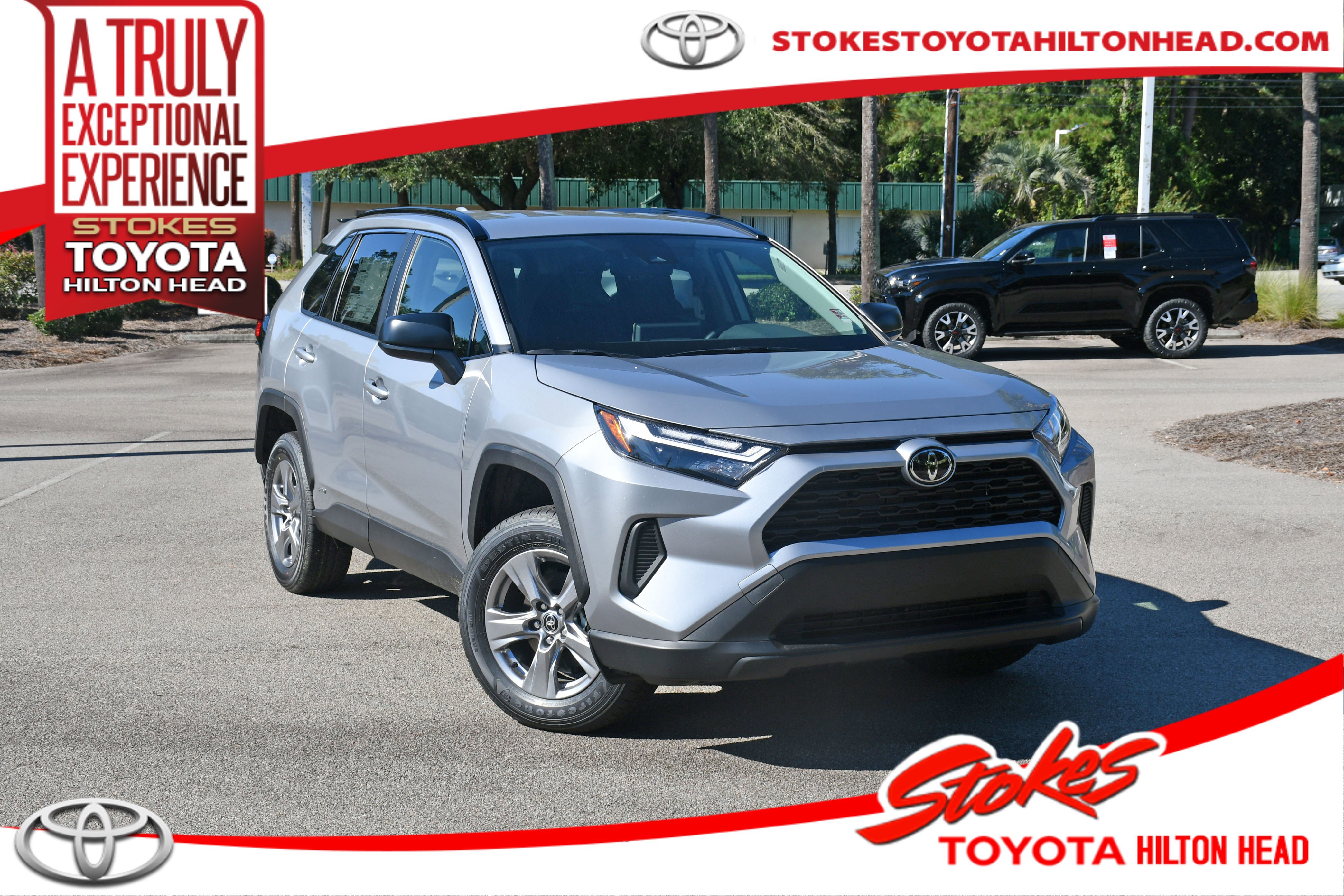 2025 Toyota RAV4 LE's photo