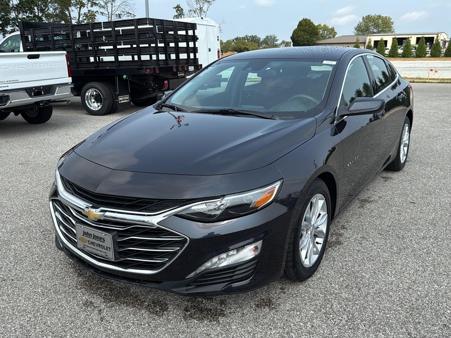 2023 Chevrolet Malibu 1LT photo 2