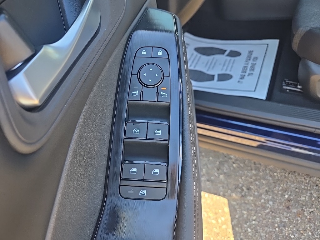2026 Nissan Rogue SV photo 10