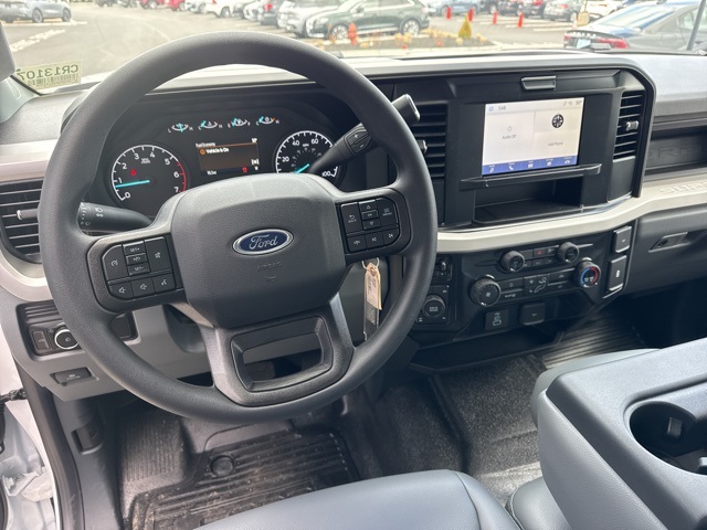 2025 Ford F-350 XL photo 8