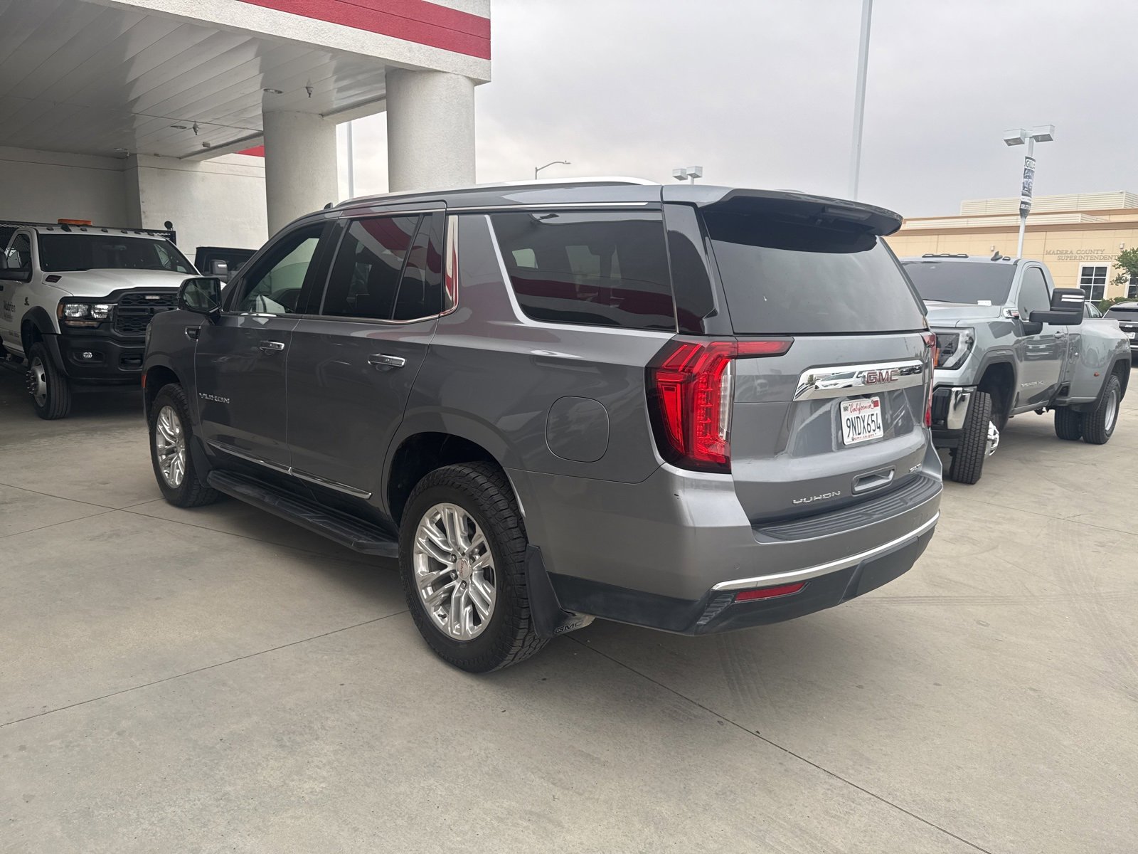 2021 Gmc Yukon SLT photo 4