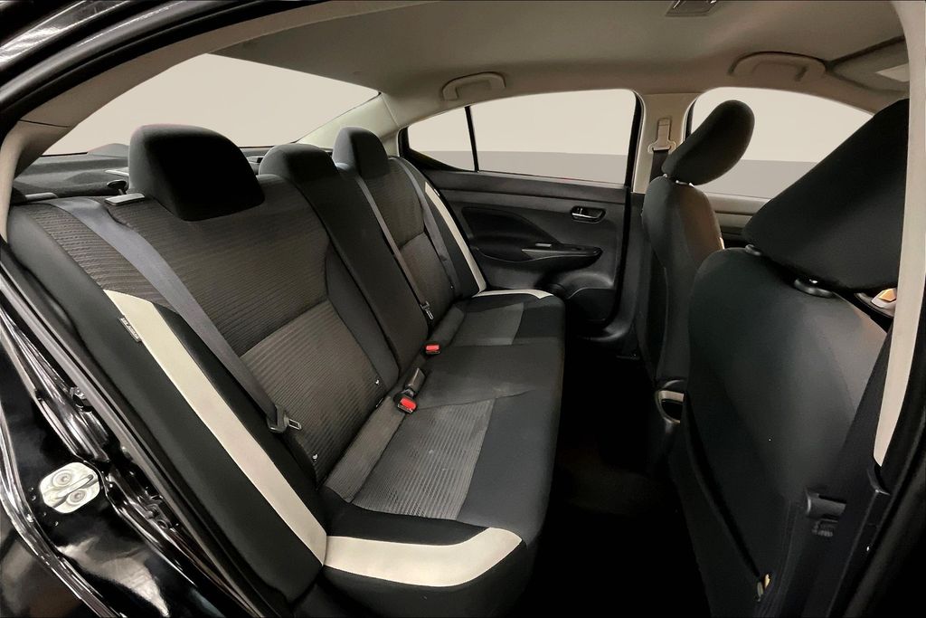 2021 Nissan Versa 1.6 SV photo 26