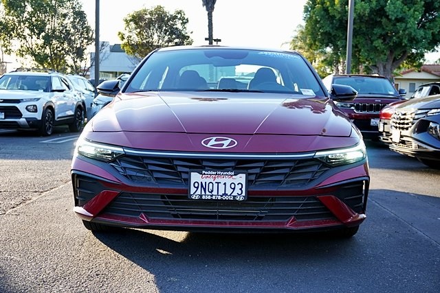 Used 2025 Red Hyundai SEL Sport image 4