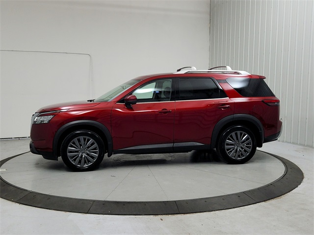 2024 Nissan Pathfinder SL photo 3