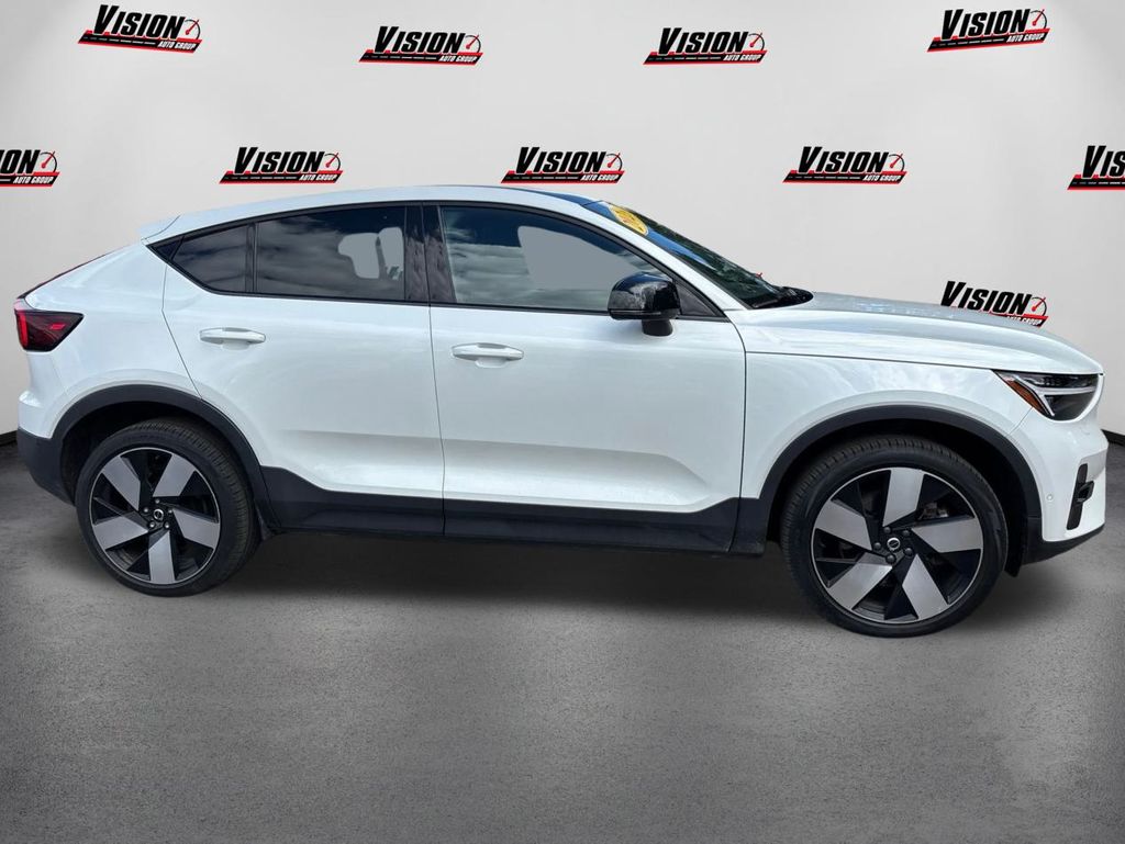 2023 Volvo C40 Recharge Ultimate photo 3