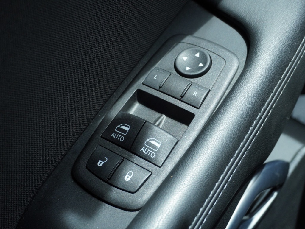 2023 Dodge Challenger SXT photo 10