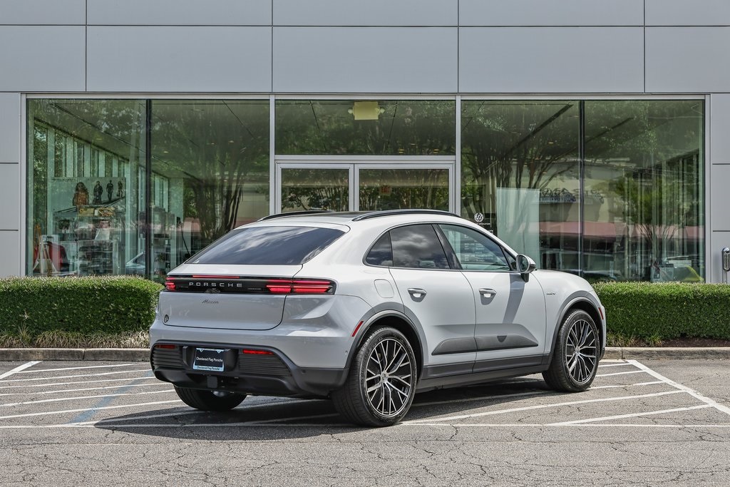 2025 Porsche Macan Electric photo 7