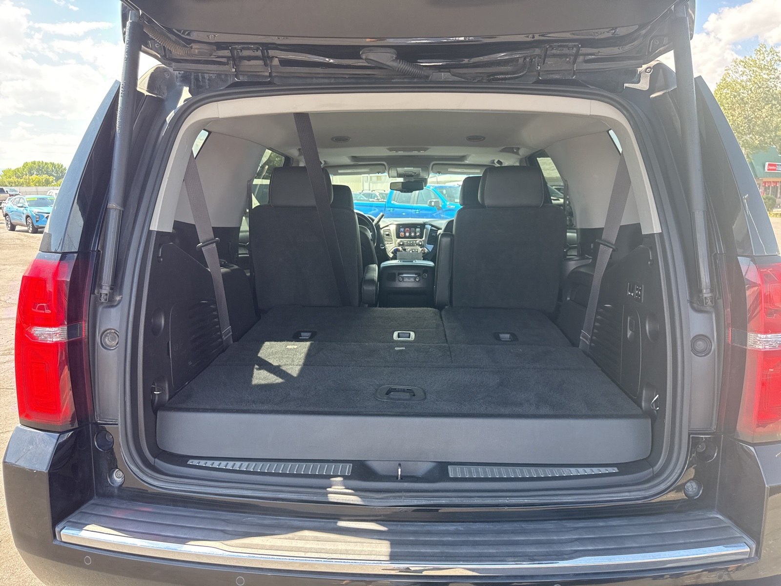 2016 Chevrolet Tahoe LTZ photo 32