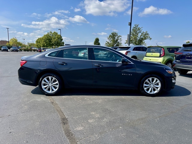 2023 Chevrolet Malibu 1LT photo 2